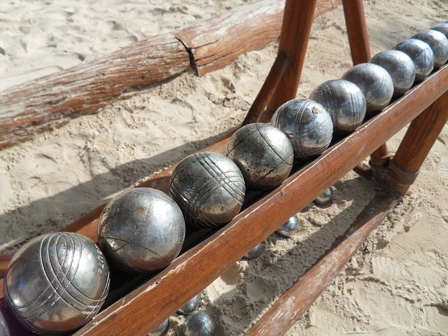 Petanque doubles ja triples: Eroavaisuudet säännöissä